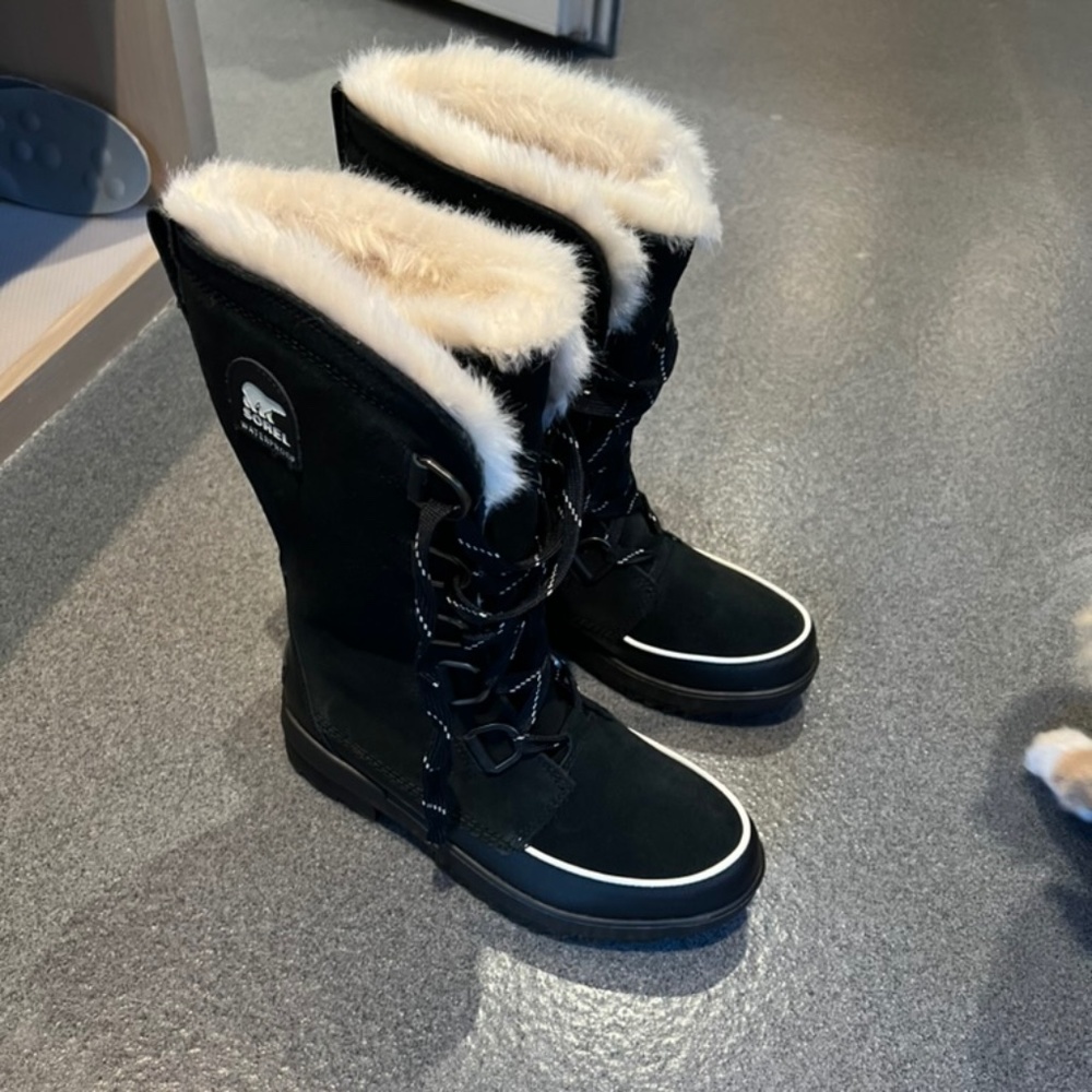 Sorel womens winter boots size US 8